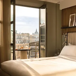 Dame Des Arts Hotel Parijs