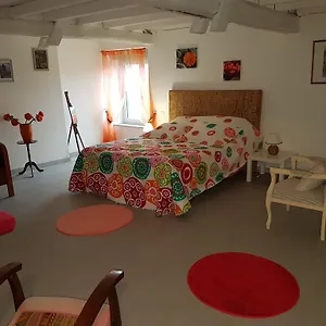 D'hotes Au Pere Louis Bed & Breakfast